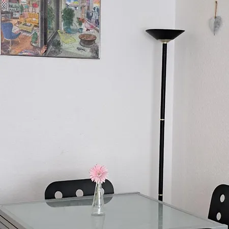 Schicke 2 Ganz Zentral Und Ruhig! Naehe Bahnhof! Apartman