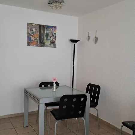Schicke 2 Ganz Zentral Und Ruhig! Naehe Bahnhof! Apartamento *